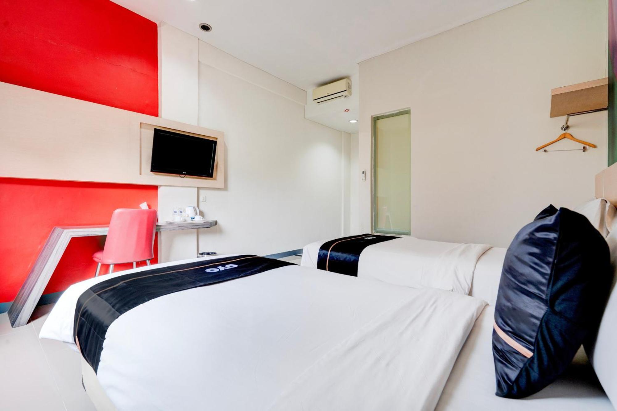 Townhouse Oak Cihampelas Near Ciwalk Formerly Promenade Hotel Bandung Exterior photo