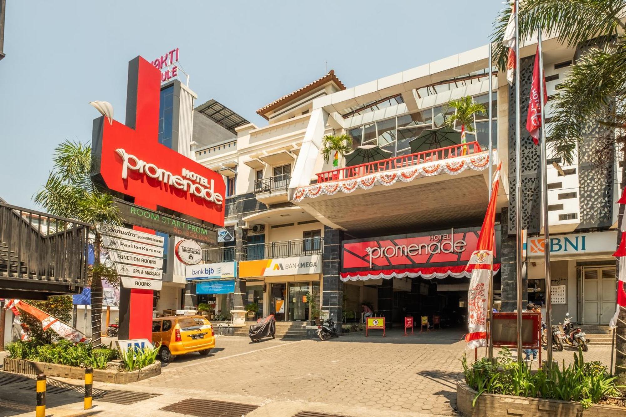 Townhouse Oak Cihampelas Near Ciwalk Formerly Promenade Hotel Bandung Exterior photo