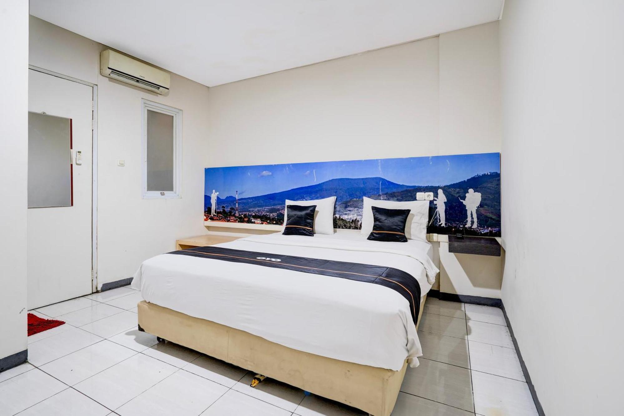 Townhouse Oak Cihampelas Near Ciwalk Formerly Promenade Hotel Bandung Exterior photo