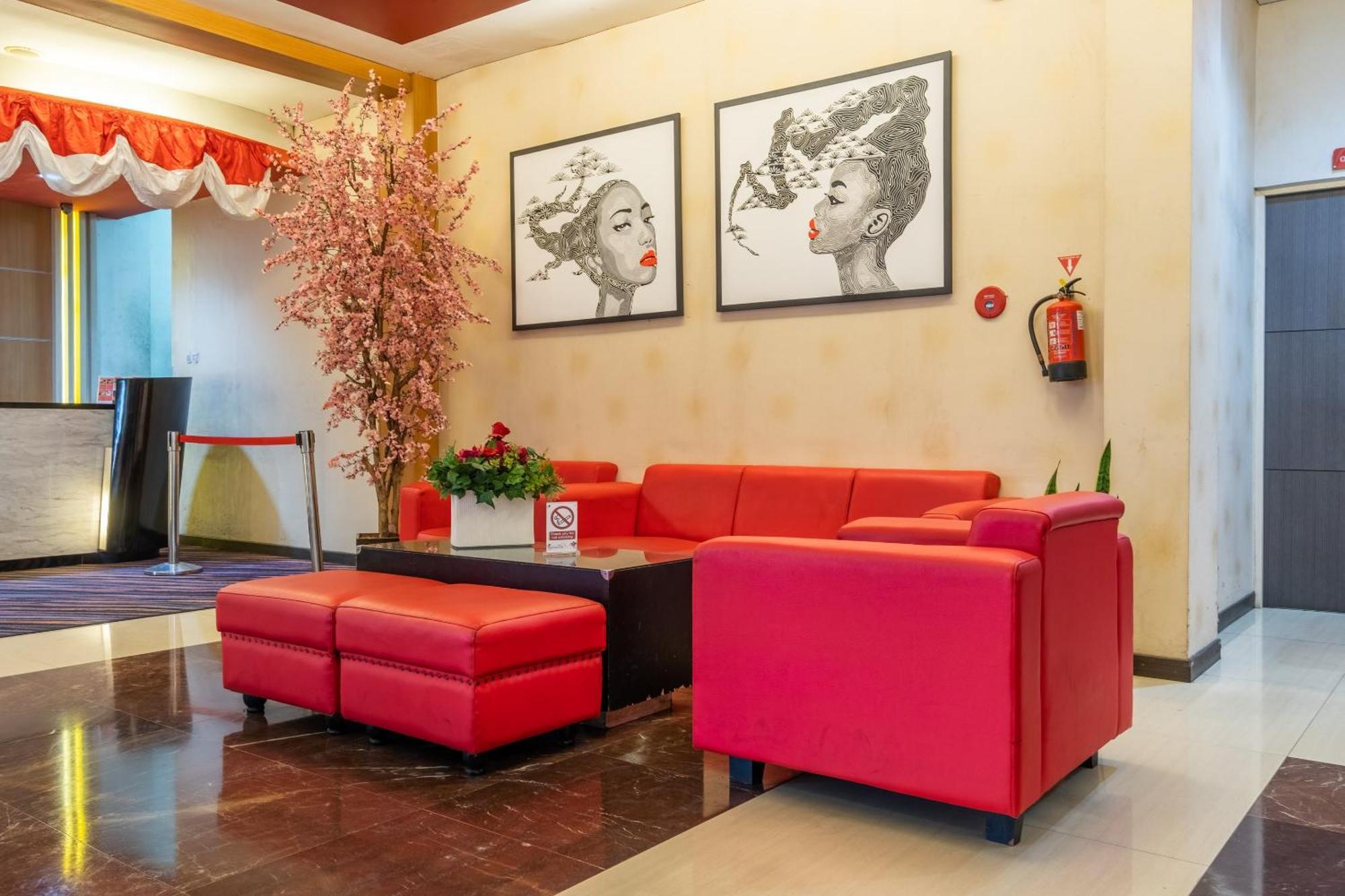 Townhouse Oak Cihampelas Near Ciwalk Formerly Promenade Hotel Bandung Exterior photo