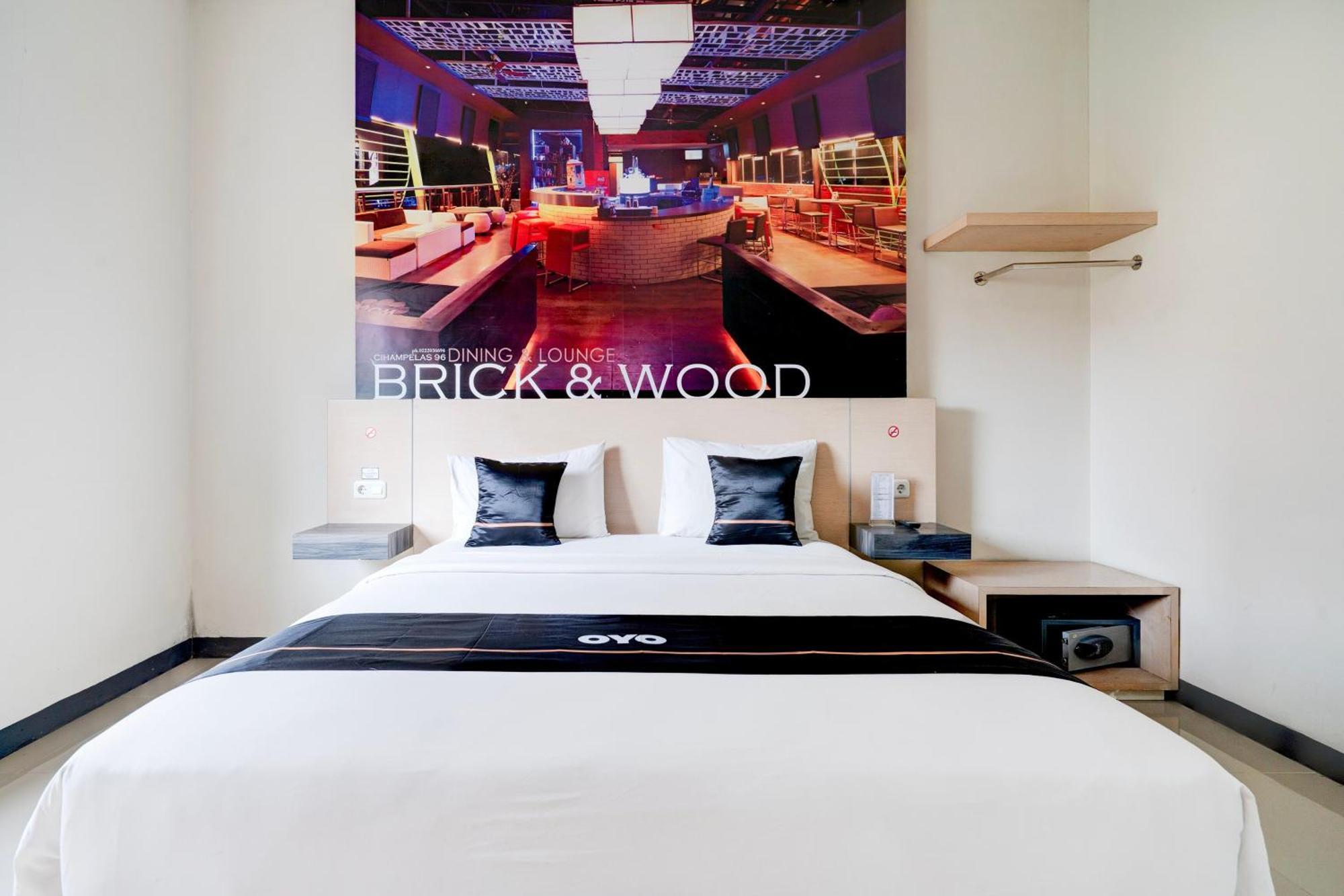 Townhouse Oak Cihampelas Near Ciwalk Formerly Promenade Hotel Bandung Exterior photo