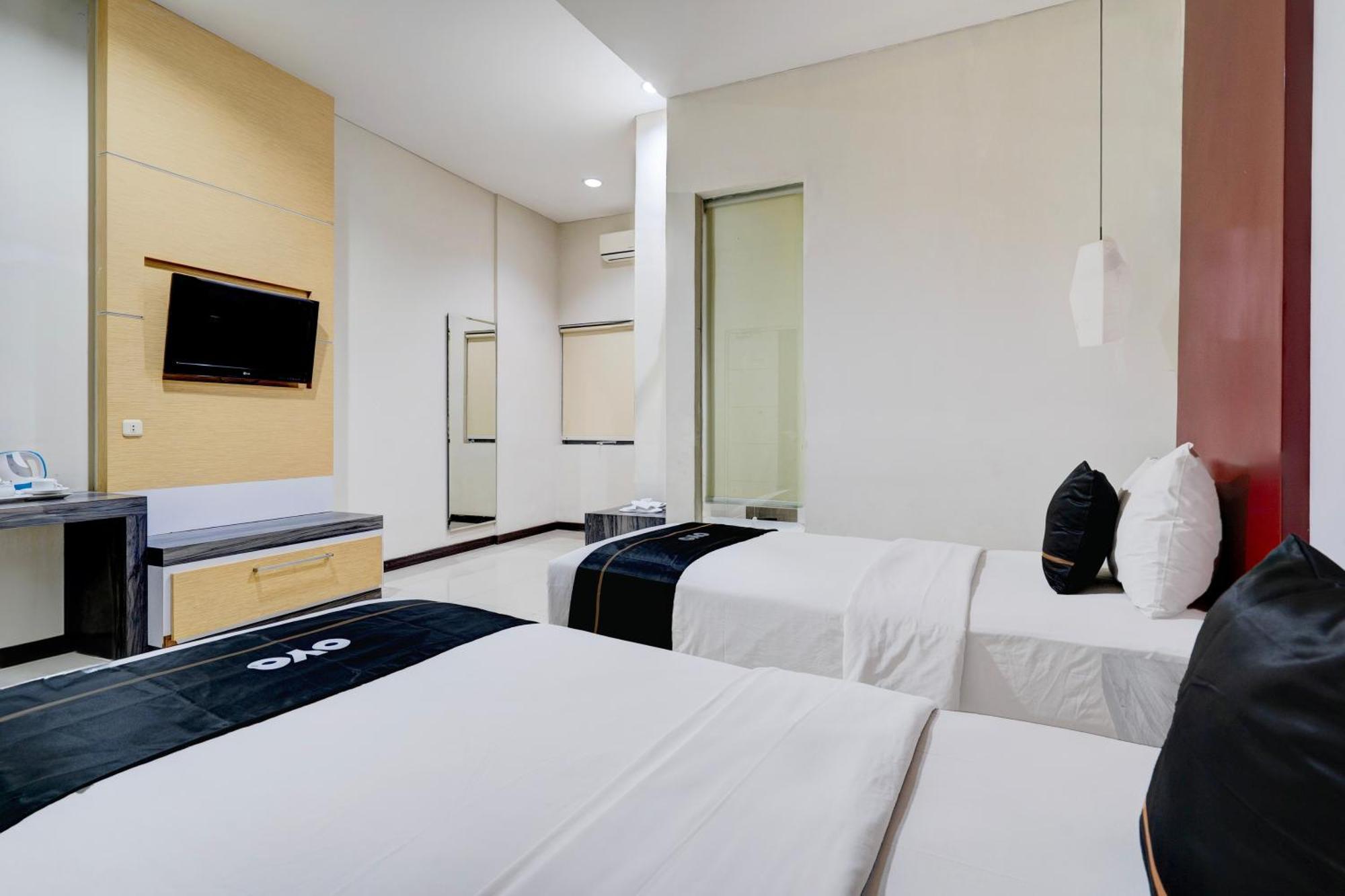 Townhouse Oak Cihampelas Near Ciwalk Formerly Promenade Hotel Bandung Exterior photo