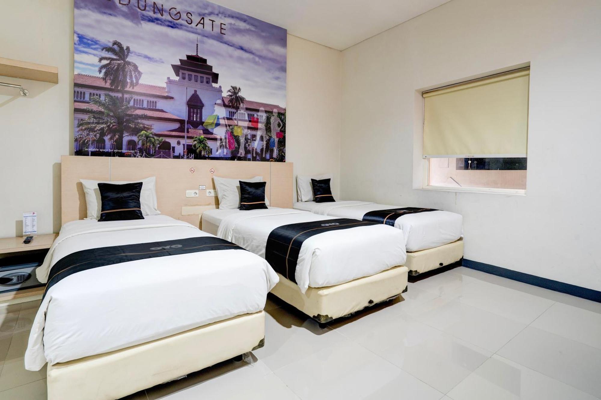 Townhouse Oak Cihampelas Near Ciwalk Formerly Promenade Hotel Bandung Exterior photo