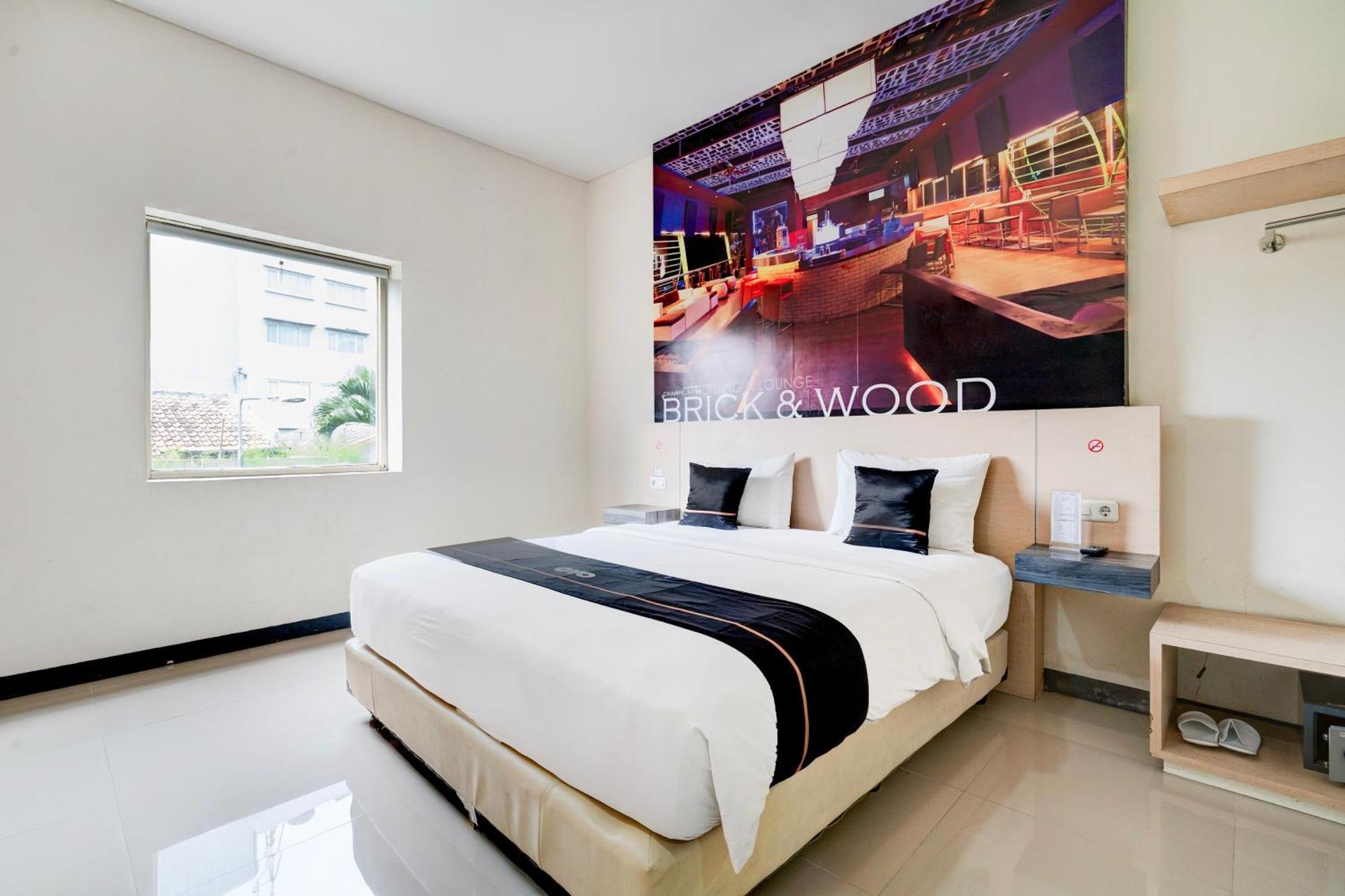 Townhouse Oak Cihampelas Near Ciwalk Formerly Promenade Hotel Bandung Exterior photo