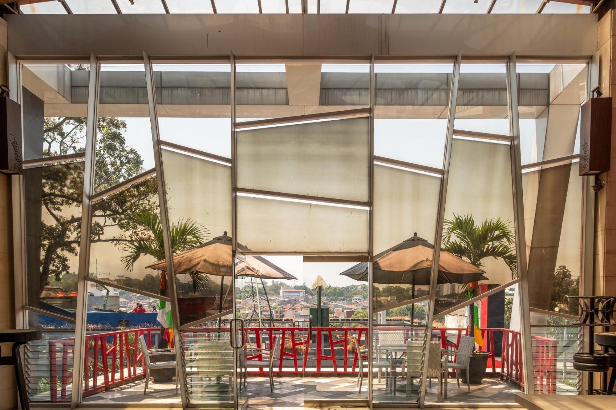 Townhouse Oak Cihampelas Near Ciwalk Formerly Promenade Hotel Bandung Exterior photo